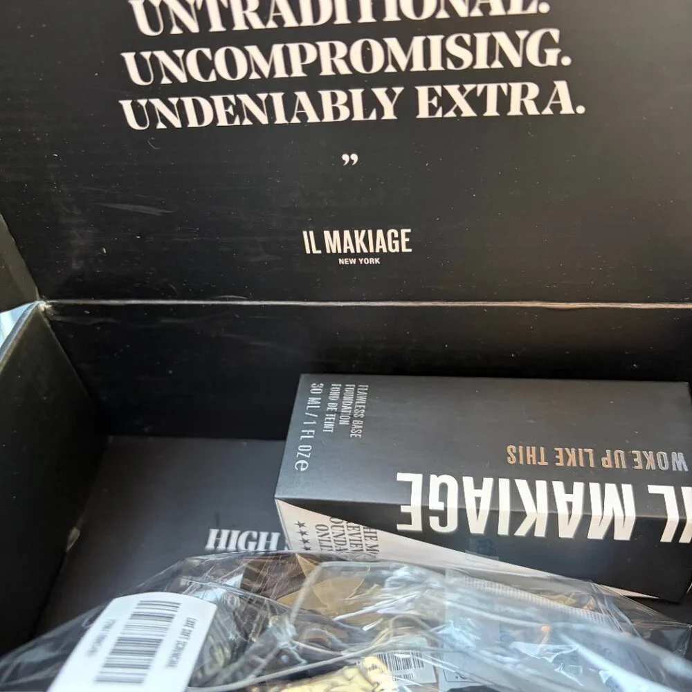 IL MAKIAGE Woke Up Like This Foundation 130 Full Size
